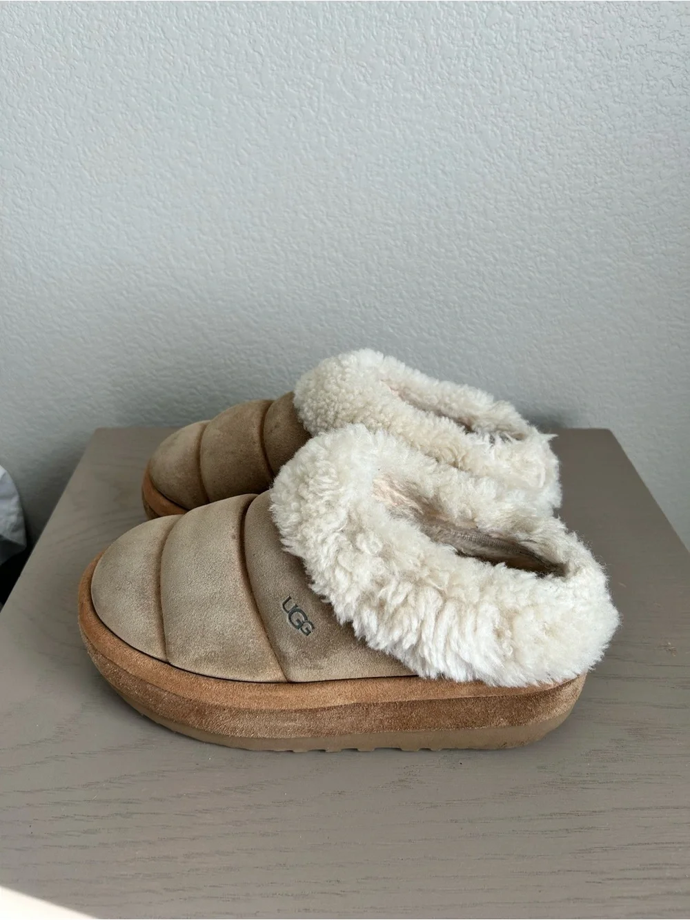 UGG TAZZLITA CHESTNUT SUEDE SHEARLING LINED PLATFROM SLIPPERS SIZE US 6 WOMEN